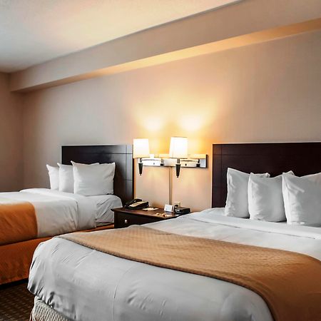 Quality Inn Airport West Mississauga Buitenkant foto