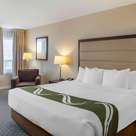Quality Inn Airport West Mississauga Buitenkant foto