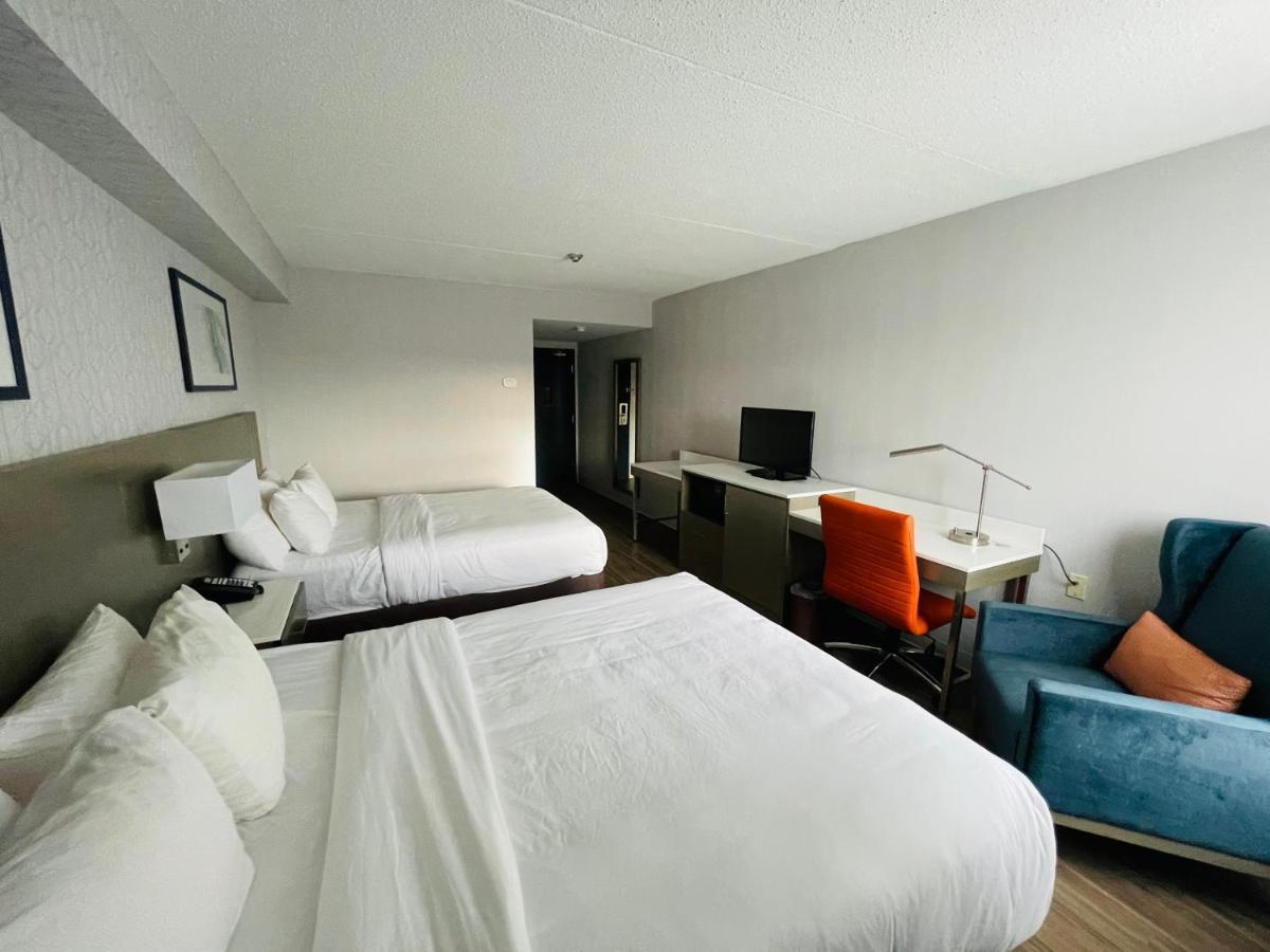 Quality Inn Airport West Mississauga Buitenkant foto