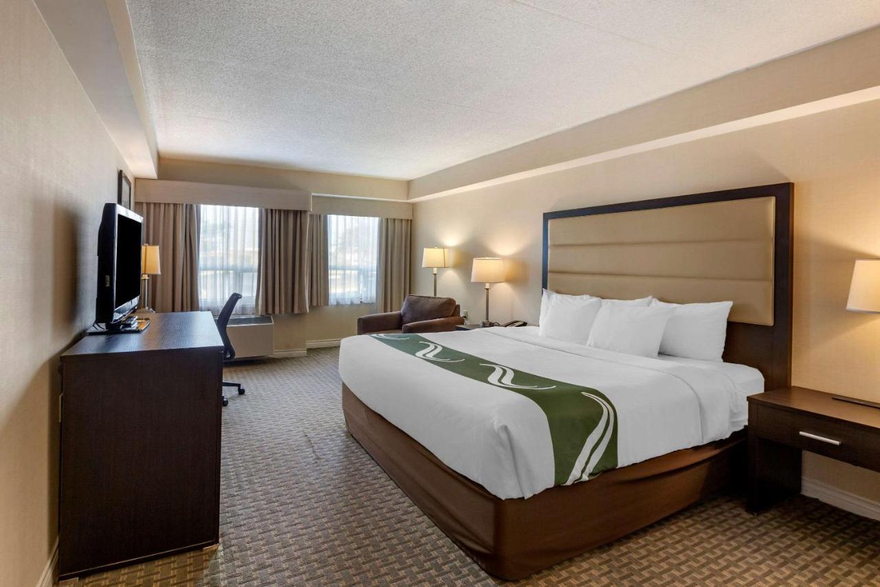Quality Inn Airport West Mississauga Buitenkant foto