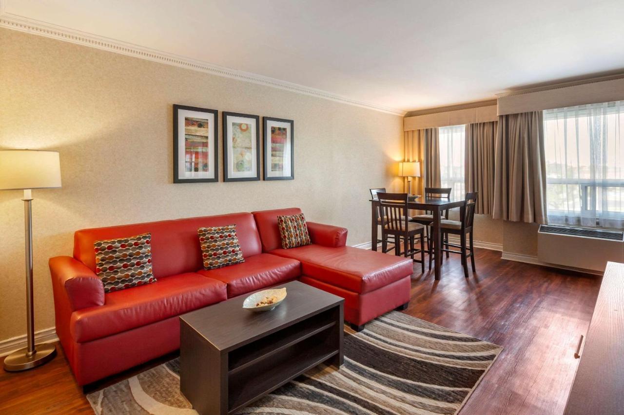 Quality Inn Airport West Mississauga Buitenkant foto