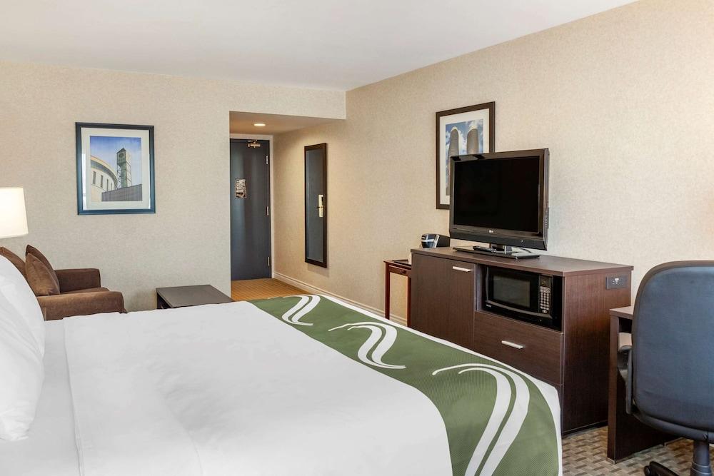 Quality Inn Airport West Mississauga Buitenkant foto